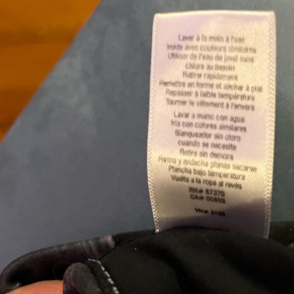 Black & Grey size M Alo top mesh detail, fully lined. - Picture 5 of 6